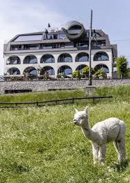 As a guest of g&b guesthouse, you'll find tour/ticket assistance, dry cleaning/laundry services, and a safe deposit box at the front desk. Impressionen Gloriette Guesthouse Ritten Sudtirol