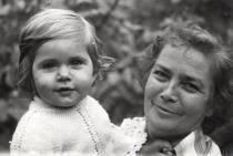 Izidor Baruh, Ruben and Faivel Fridman together with their wives and  children