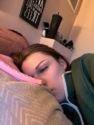 Qualcun altro si sente come un bambino vittoriano malato quando ha  l'emicrania? : r/migraine