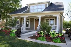 The seamless transition from the backyard to the forest is appealing for homeowners who enjoy afternoon strolls and outdoor adventures. Gorgeous Low Maintenance Landscaping Ideas New England Whinter Cool Low Maintenance Landscaping Low Maintenance Landscaping Front Yard Cheap Landscaping Ideas