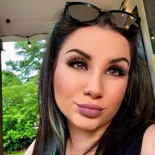 Mallory Rose Rigney (@mommamurdamachine) • Threads, Say more