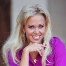 janee hill (@40Daresby40)