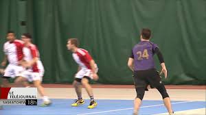 Pierre joue au tennis de table et au handball. Etudier En Ontario Et Jouer Au Handball A Regina Le Defi De Will Jordan Radio Canada Ca