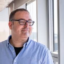 Albert Mas's Instagram, Twitter & Facebook