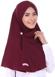 Pada artikel ini saya tambahkan 2 poin yaitu. 5 Tips Memilih Atasan Yang Pas Untuk Hijab Warna Merah