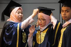 Ibrahim mengulas kenyataan naib canselor uitm, tan sri prof dr sahol hamid baca: 22 Oktober 2018 Istiadat Konvokesyen Universiti Teknologi Mara Media Rasmi Facebook