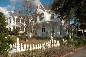 Are you thinking about buying a foreclosed home? Should I Buy A Foreclosure For My First Home Experian