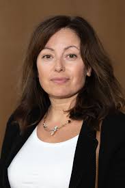 The voluntary early retirement provisions are the same under the civil service retirement system (csrs) and the federal employees retirement system (fers). Carolina Vera Wikipedia