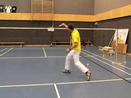 Badminton is often played as a casual outdoor activity in a yard or on a beach; Badminton Schlagsicherheit Halbes Feld Ruckhand Clear Drop Drop Drop Badminton Exercise Youtube