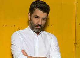 Δεν συμφωνώ να μπει ο ντάνος στο τατουάζ! Petros Lagoyths O Tzogos Einai Enas E8ismos Me Polles Pagides In Gr