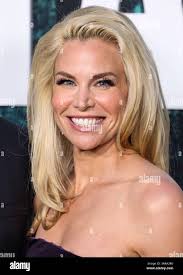 Model red dress fashion show hi-res stock photography and images