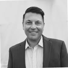 Shane Buss's Instagram, Twitter & Facebook