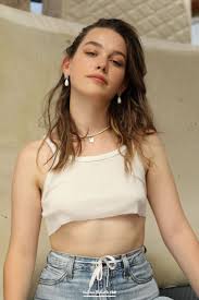 Victoria Pedretti - Free pics, galleries & more at Babepedia