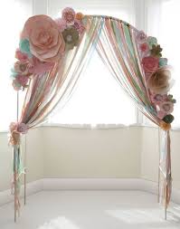 La cartulina está dentro de los materiales predilectos para las manualidades. Como Hacer Flores De Papel Gigantes Para Decorar Tu Evento