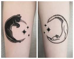 ¿aún no te decides completamente acerca de cómo quieres que luzca la escritura en tu diseño? Fabiana Hiromi Hiromi Tattoo Tattoos Matching Tattoos Bff Tattoos