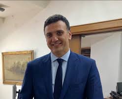 Αναπληρωτησ υπουργοσ αρμοδιοσ για τισ υπηρεσιεσ υγειασ: Ti Zhthse O Neos Ypoyrgos Ygeias B Kikilias Apo Dioikhtes Nosokomeiwn Perifereiarxes Kai Tmhmatarxes