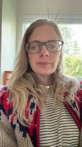 Sara Bosch's Instagram, Twitter & Facebook