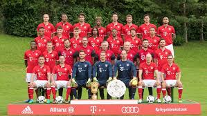 Drużyna gra w piłka nożna i została założona w 1900 roku, obecnym trenerem drużyny jest. Fc Bayern Monachium Polonia Home Facebook