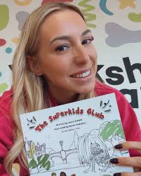 ✨STORY TIME! ✨ Swipe to get a peek inside LOVE STAYS STRONG—a powerful  picture book about the strength of a family's love, especially during times  of illness, by cancer survivor and the