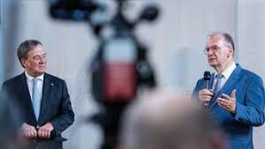 Welche partei hat laut umfragen die besten chancen und welche kandidaten treten in ihrem wahlkreis an? Qgx4e0wu8c8ftm