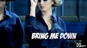Juni 1989 in constanța ) ist eine rumänische sängerin , die im sommer 2011 mit dem titel mr. Alexandra Stan Mr Saxobeat Youtube