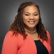 Gwen Titus's Instagram, Twitter & Facebook