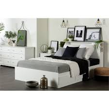 With a bookcase headboard and footboard storage space, this queen sized captain's bed is perfect for a smaller scale room with limited space. South Shore Breakwater Full Queen Bookcase Headboard In White 3150092