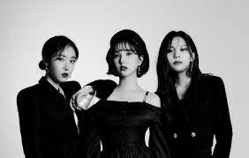 Debido a que este vídeo se convirtió en viral, «me gustas tú» volvió a las listas de éxitos de nuevo y fue una forma. Gfriend S Sinb Eunha And Umji To Reunite As Three Member Group