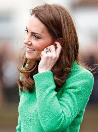 Les répliques de la bague de fiançailles de la duchesse de cambridge, née kate middleton, destinées à être commerciali. Les Bagues De Fiancailles Les Plus Celebres De Tous Les Temp Stylight