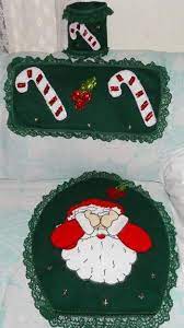 Patrones Y Moldes De Juegos De Banos Para Navidad En Fieltro Gratis Ecoartesanias Com Decoracion Navidena Juegos De Bano Adornos Navidenos