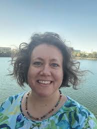 Dana Pendleton's Instagram, Twitter & Facebook