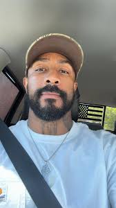 Still learning how to shift dont roast me too much. A little 400whp subaru.  Daily driven 🙏🏾