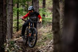 Deutschlands Top Downhillerin Verletzt Saison Ende Fur Nina Hoffmann Mit Bildern Mtb Verletzt Schulter