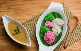 Pelayanan yang ramah di kedai tersebut membuat pengunjung nyaman. 4 Aneka Resep Jajanan Pasar Yang Mudah Dibuat
