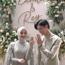 Tanggal lahir ustadz muhammad faizar. Inilah Artis Muda Yang Sukses Menjalani Taaruf Langsung Nikah Sri Al Hidayati