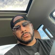 قام ستيف كير بنقل براندين بودزيمسكي رسمياً إلى التشكيلة الأساسية فوق بادي  هيلد. "شعرنا أنه الوقت المناسب للقيام بذلك. أعتقد أن براندين لعب بشكل جيد  في الأسابيع القليلة الماضية لدرجة أنني أعتقد