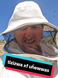 tizizwa tazrent xf iĥewwasen. ma neccin axmi ḍanex mmiţen ifassen. #tzizwit  #نحل #طبيعة #طبيعي #natural #nador_rif_lhocima #nador #fyp #ريف #geo  #imzouren #tik_tok #arif @Jamal Yuba blj @ADRAR @Jamal ...