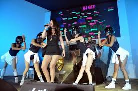 Bela, kırmızı, pencere, beni sev, i̇ki deli, sebastian, carpe diem (anı yaşa). Hande Yener Aydin I Salladi Bursada Bugun Bursa Bursa Haber Bursa Haberi Bursa Haberleri Bursa