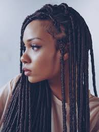 1001 Tutoriels Et Idees Comment Faire Une Tresse Soi Meme Coiffure Cheveux Boucles Coiffure Africaine Coiffure Afro