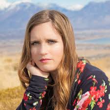 Heidi Maples's Instagram, Twitter & Facebook