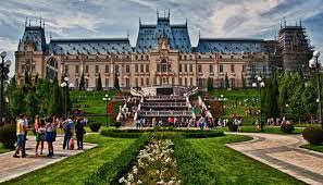 رومانيا هي جمهورية تقع في شرق أوروبا، وهي إحدى دول البلقان.يحدها من الشمال أوكرانيا، من الشمال الشرقي مولدافيا، من الشرق البحر الأسود، من الجنوب بلغاريا ومن الغرب صربيا والمجر.وانضمت إلى الإتحاد الأوروبى في أول يناير. Ø±ÙÙØ§ÙÙØ§ ØªÙÙØ¯ ÙÙÙÙÙÙ ÙØ³ÙØ© ÙÙ 10 Ø³ÙÙØ§Øª