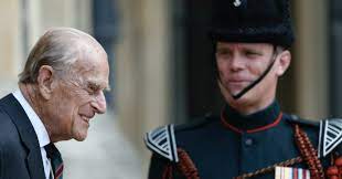 Il marito della regina elisabetta si è spento all'età di 99 anni (avrebbe festeggiato il secolo di vita il prossimo 10 giugno). E Morto Il Principe Filippo Al Via L Operazione Forth Bridge Abiti Neri E Lutto Nel Regno Il Fatto Quotidiano
