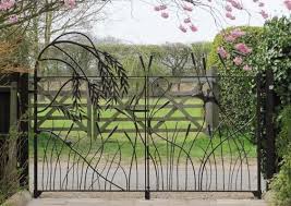 Artistic Creative Metal Mesh Fencing Google Search Gates And Railings Metal Garden Gates Outdoor Gate