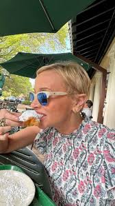 Winter in the Hamptons is definitely not the “off season” for those who  call it home. The absence of traffic and the overall relaxed atmosphere,  combined with the wonderful people in the