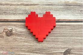 In such a way you can combine the most precious photos into one image and create a unique greeting card. How To Make A Lego Heart Mombrite