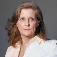 Sandra Aiken's Instagram, Twitter & Facebook