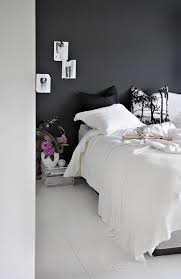 Check spelling or type a new query. Un Dormitorio Decorado En Blanco Y Negro