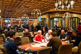 How to play poker in a casino