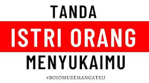 Sebenarnya, ada tanda umum yang menunjukkan seseorang tertarik pada kita, seperti mempertahankan kontak mata atau mencari alasan untuk berada di dekat kita. Tanda Istri Orang Menyukaimu Kalau Nomor 5 Dan 7 Terjadi Sudah Pasti Dia Suka Kamu Youtube