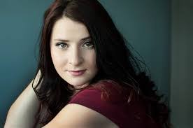 Susie Elmore's Instagram, Twitter & Facebook